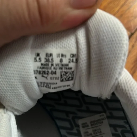 White puma women size 8 sneakers - Picture 6 of 8